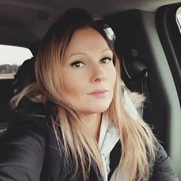 Meet your Posher, Olivia - Picture 1 of 1